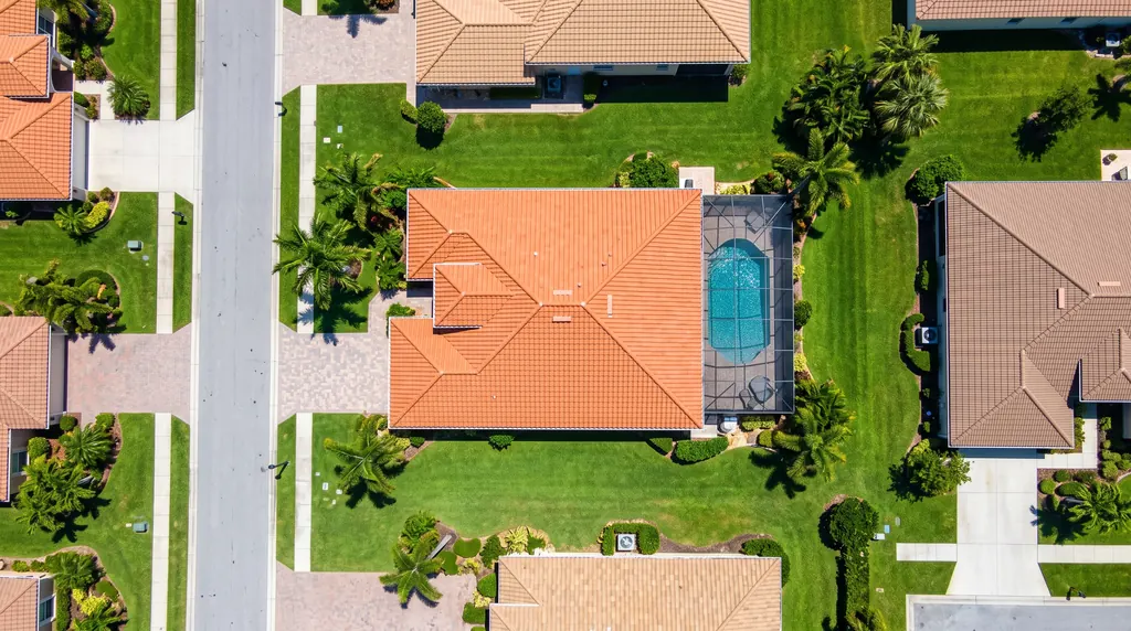 An aerial view of a Florida home used for a virtual gutter measurement.